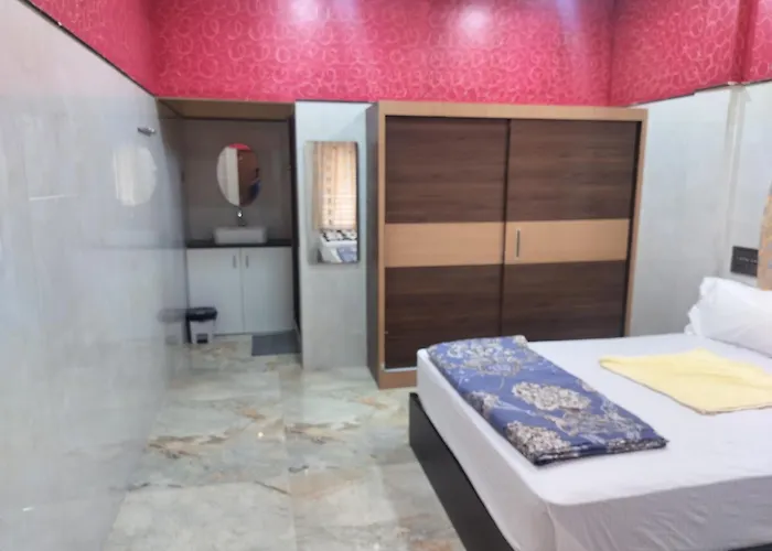 Samrat Home Stay