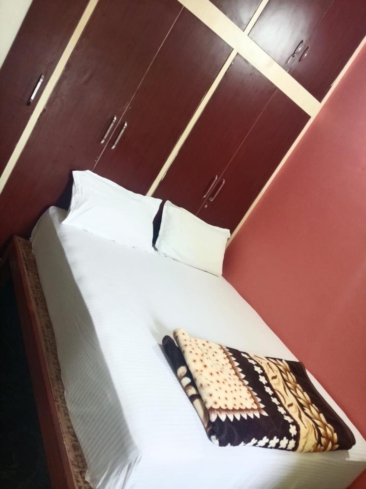 Samrat Homestay *